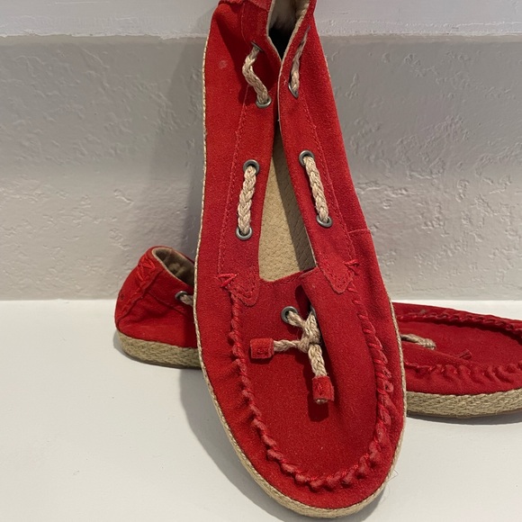 UGG Australia Red Flat Espardille Size 5 - Picture 5 of 6
